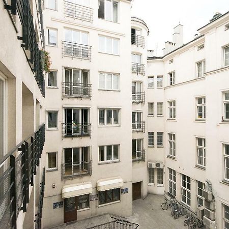 Spacious Apartment In Old Town P4You Pl คราคูฟ ภายนอก รูปภาพ